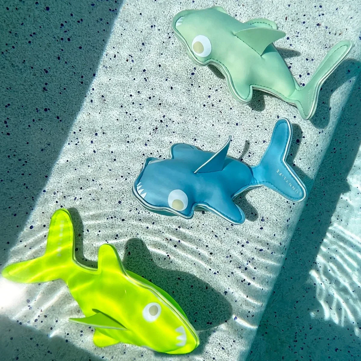 Dive Buddies Salty the Shark Set of 3 - Image 2