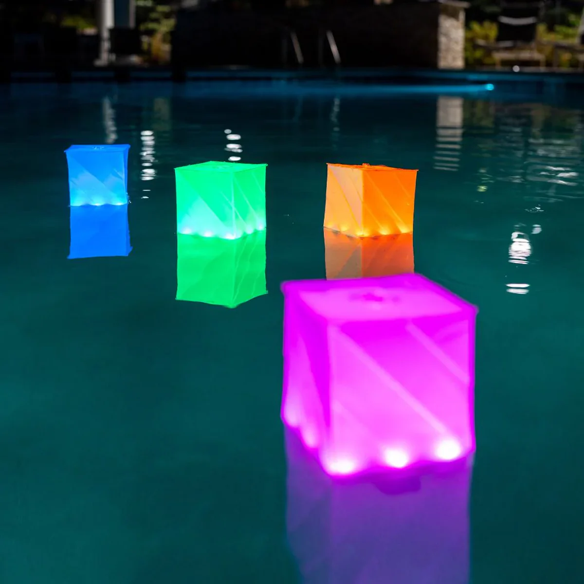 LuminAid PackLite Nova Solar Lantern - Image 4