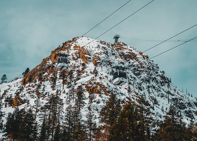 Palisades Tahoe Ski Bus - Image 3