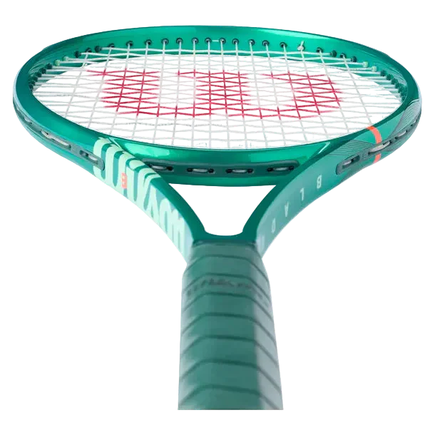 Wilson Blade 98 16x19 v10 Racket Demo - Image 2